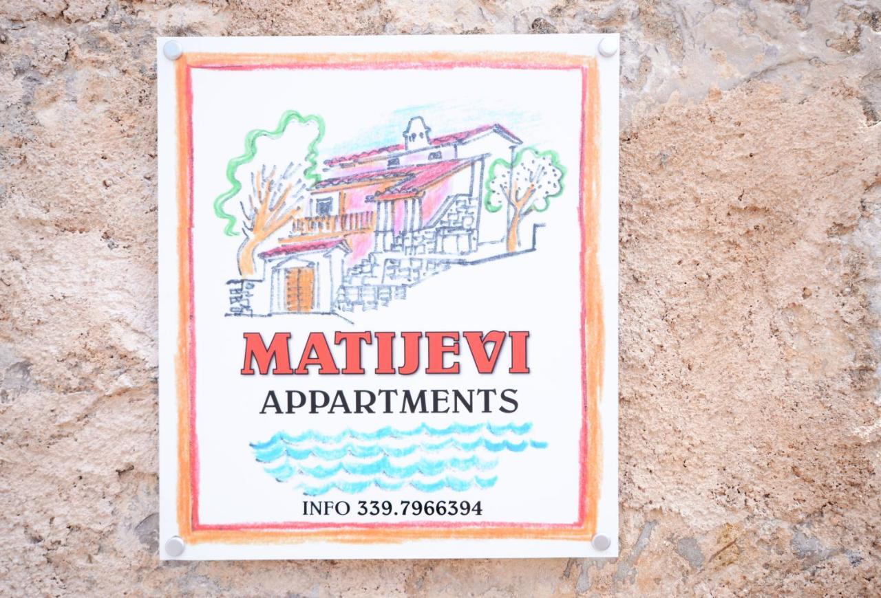Matijevi Apartments ซิสเตียนา ภายนอก รูปภาพ